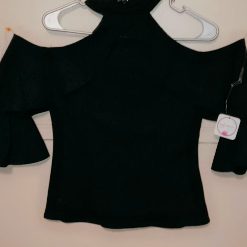 Cold shoulder dress shirt